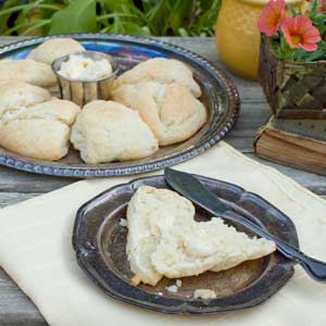 Lazy Heavy Cream Biscuits
